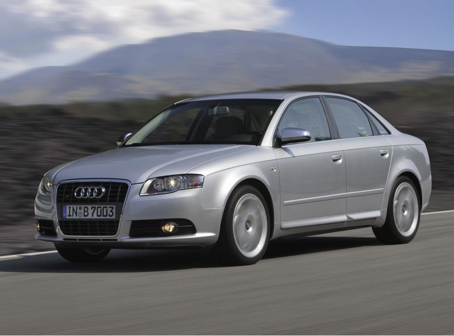  Audi S4 Sedan 4.2 Quattro (B7, 8E) 2005 года  (WW) (фото 4 из 13)
